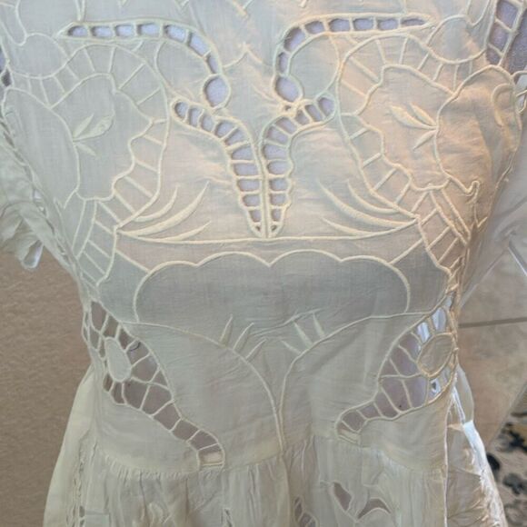 Guadalupe Size M Chloe Embroidered Peplum Blouse Off White Coastal Feminine NWT - Picture 11 of 13